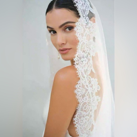 Bella Bridal Accessories - Mantilla Lace Wedding Veil